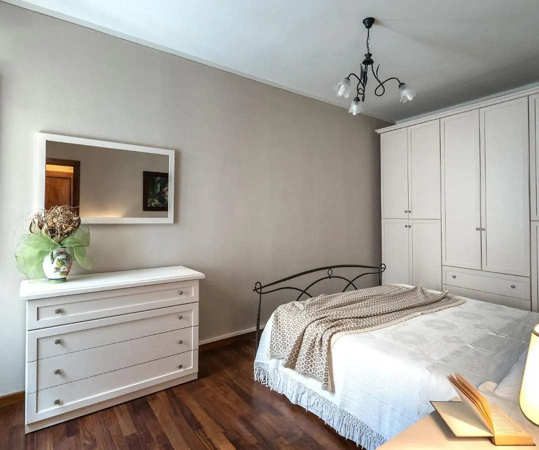 Panoramic Apartment Massa